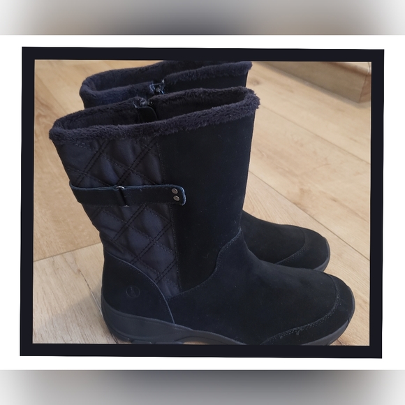 NWOT Lands End Suede Boots...size 9 - Picture 2 of 3